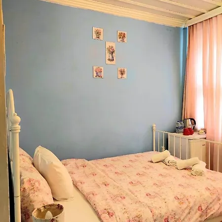 Oda ve Kahvaltı La Bella 3*