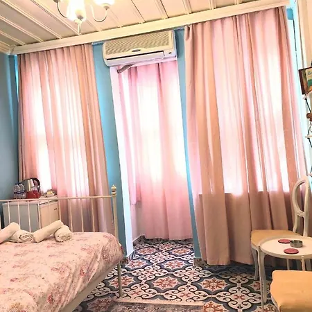 La Bella Bed & Breakfast