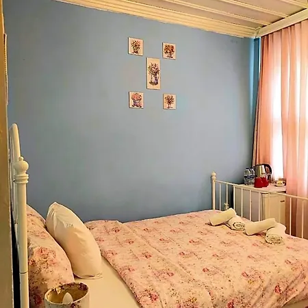 La Bella Bed & Breakfast 3*