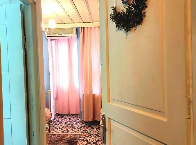 فندق مبيت وإفطار La Bella 3*