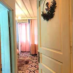 住宿加早餐酒店 La Bella 3*